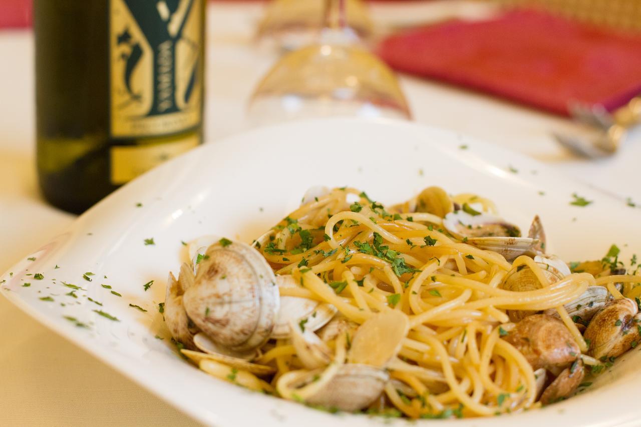 Pensione Al Pescatore แตร์โมลิ ภายนอก รูปภาพ